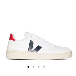 Veja Low Top Lace Up Sneakers